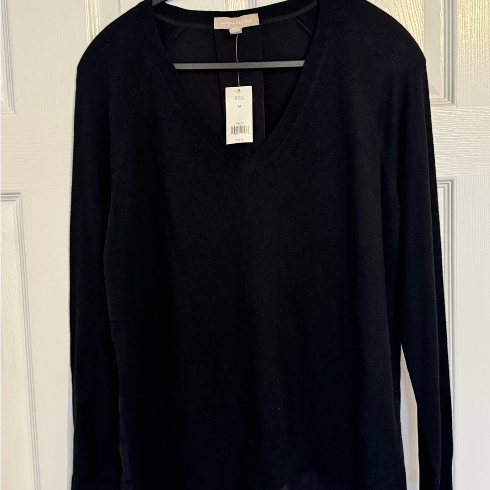 💥SALE💥Banana Republic Black Long Sleeve V-Neck Top - Picture 3 of 7